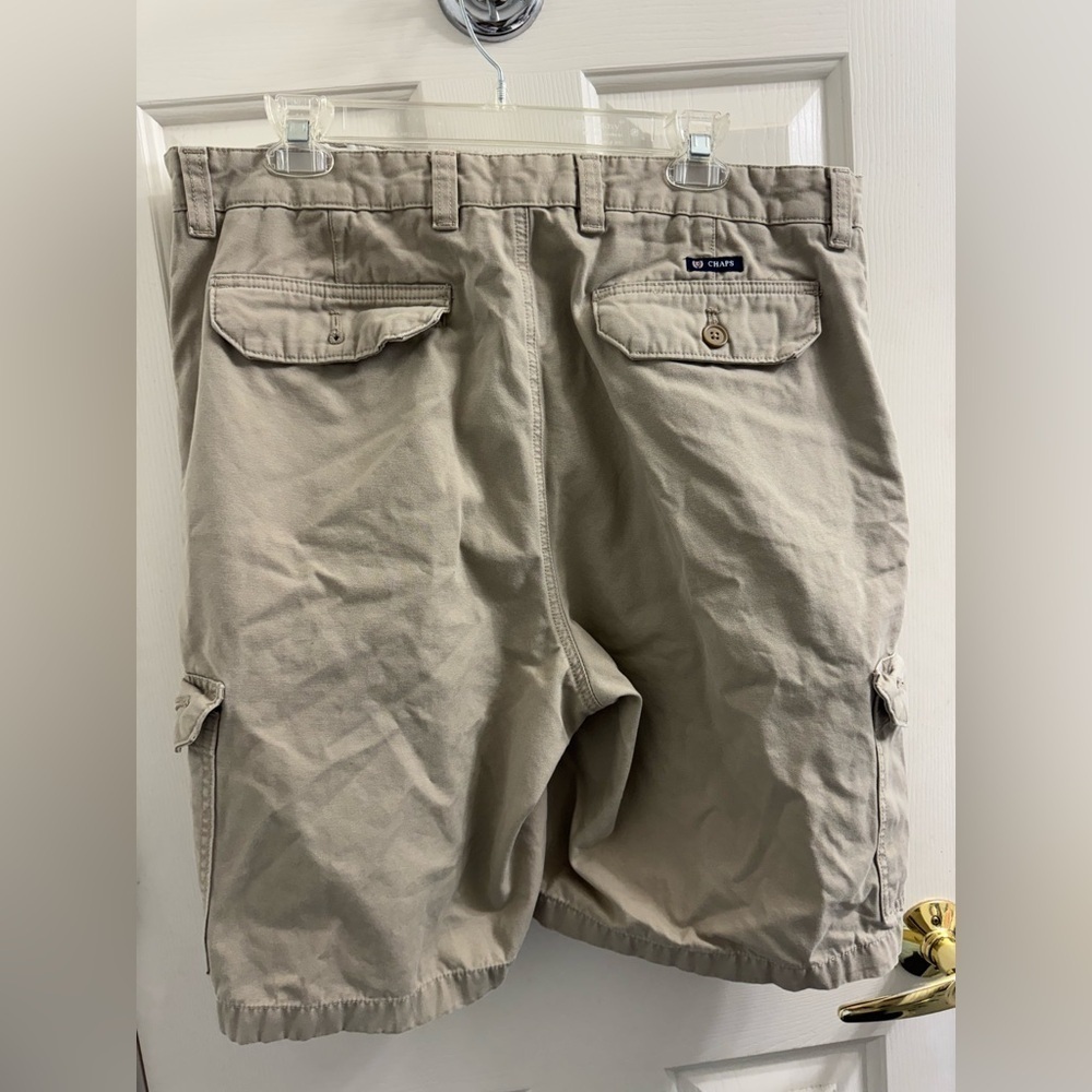 Chaps Men's Beige Cargo Shorts - Picture 7 of 10